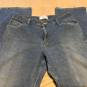 Levi stretch mid rise boot cut jeans size 14